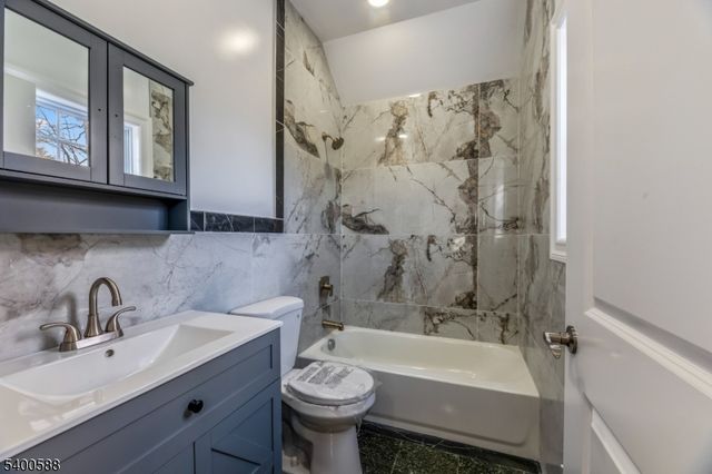 28 King George Rd, Warren Twp., NJ 07059