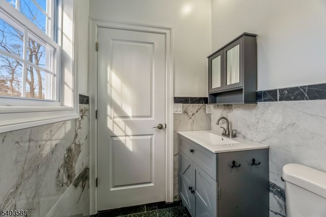 28 King George Rd, Warren Twp., NJ 07059