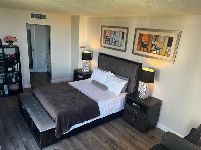 20379 W Country Club Drive 1932, Aventura, FL 33180