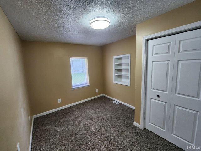 51622 Kenilworth Road, South Bend, IN 46637