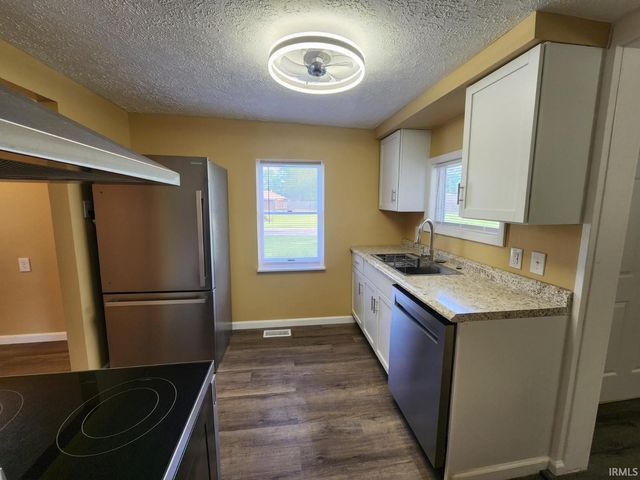 51622 Kenilworth Road, South Bend, IN 46637
