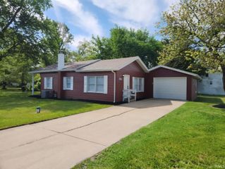 51622 Kenilworth Road, South Bend, IN 46637