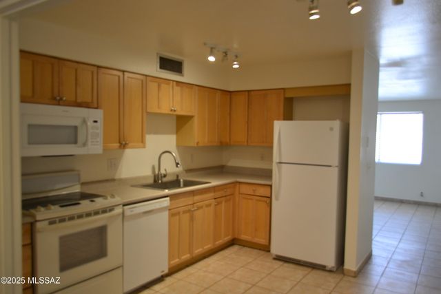 29 E Pastime Road, Tucson, AZ 85705