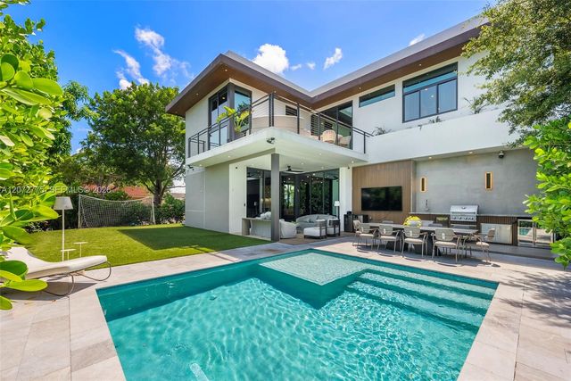 1875 NE 193rd Street, Miami, FL 33179