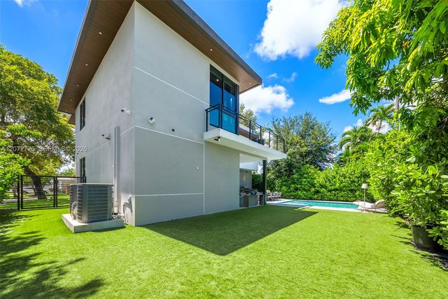 1875 NE 193rd Street, Miami, FL 33179