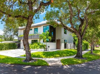 1875 NE 193rd Street, Miami, FL 33179
