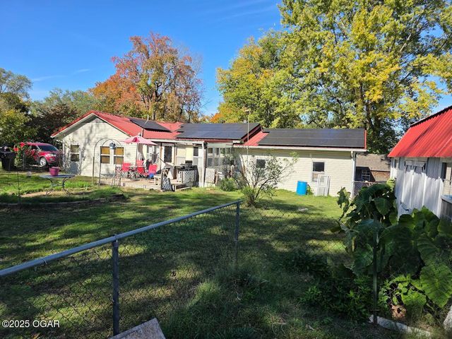 312 South Oak Avenue, Aurora, MO 65605