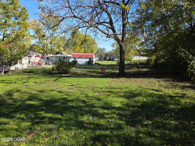 312 South Oak Avenue, Aurora, MO 65605