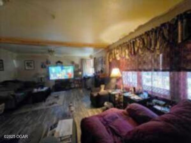 312 South Oak Avenue, Aurora, MO 65605