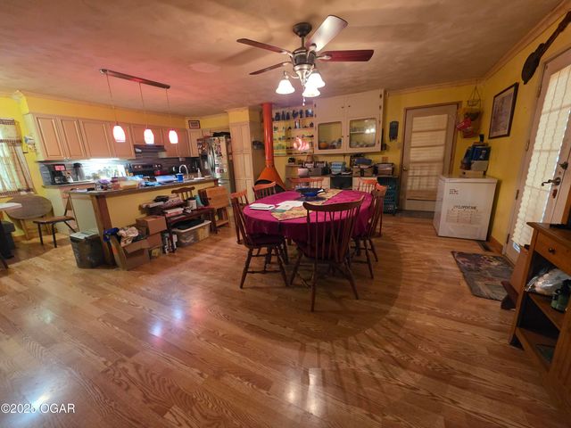 312 South Oak Avenue, Aurora, MO 65605