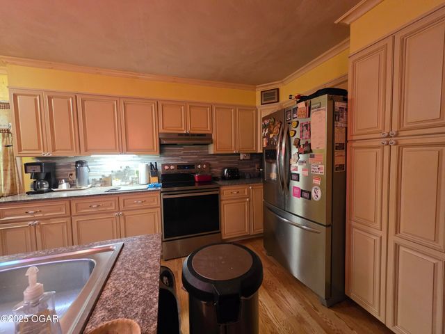 312 South Oak Avenue, Aurora, MO 65605