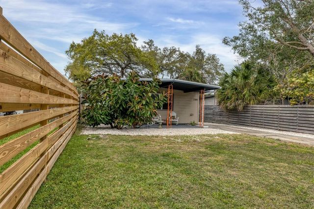 2305 NOVUS STREET, Sarasota, FL 34237