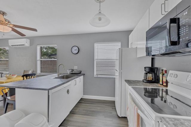 2305 NOVUS STREET, Sarasota, FL 34237