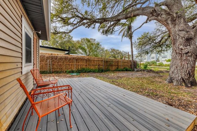 2305 NOVUS STREET, Sarasota, FL 34237