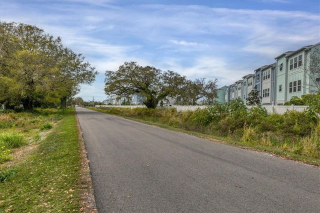 2305 NOVUS STREET, Sarasota, FL 34237