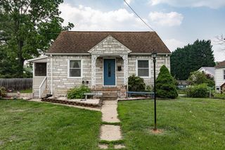 310 E SPOTSWOOD AVE, Elkton, VA 22827