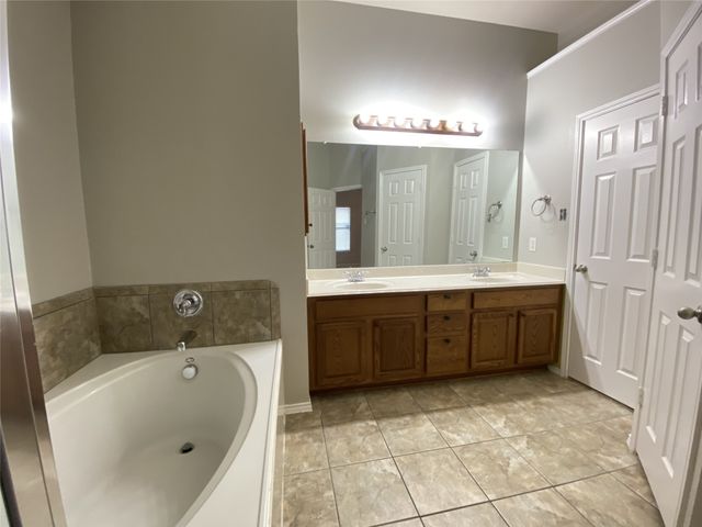 13675 Fall Harvest Drive, Frisco, TX 75033