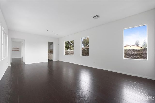 9302 Vistoso Way, Bakersfield, CA 93312