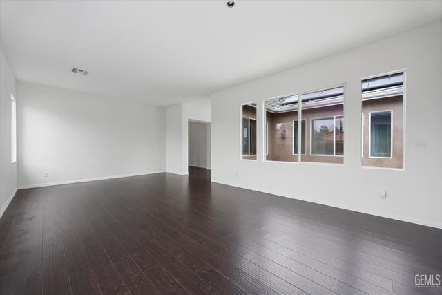 9302 Vistoso Way, Bakersfield, CA 93312