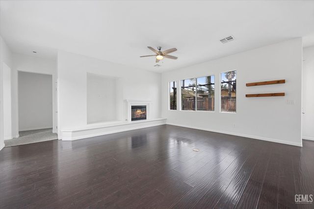 9302 Vistoso Way, Bakersfield, CA 93312