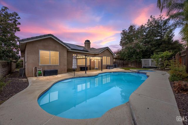 9302 Vistoso Way, Bakersfield, CA 93312