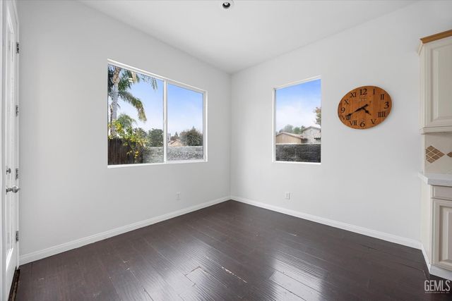 9302 Vistoso Way, Bakersfield, CA 93312