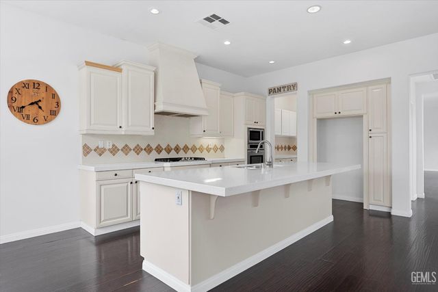 9302 Vistoso Way, Bakersfield, CA 93312