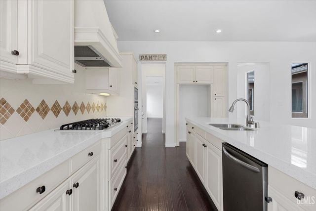 9302 Vistoso Way, Bakersfield, CA 93312