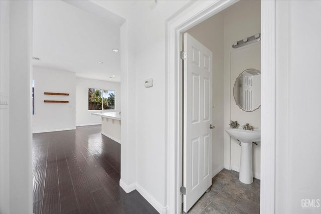 9302 Vistoso Way, Bakersfield, CA 93312