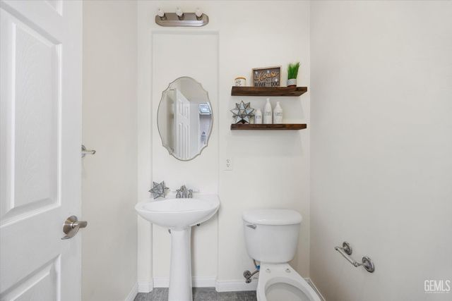 9302 Vistoso Way, Bakersfield, CA 93312