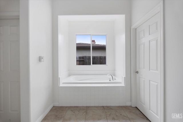 9302 Vistoso Way, Bakersfield, CA 93312