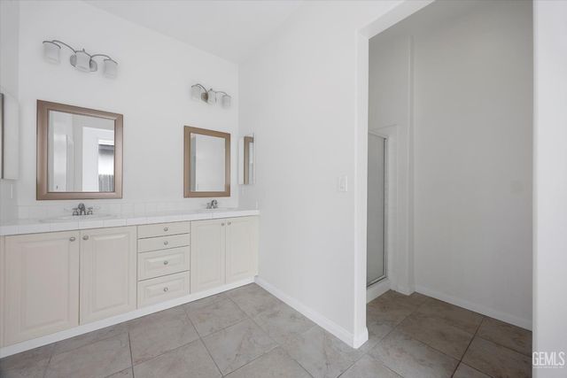 9302 Vistoso Way, Bakersfield, CA 93312