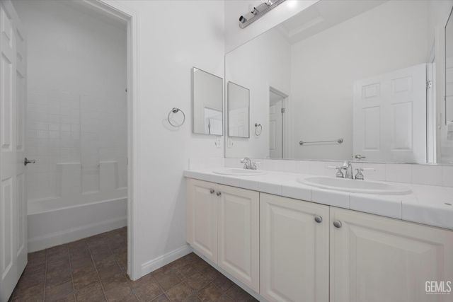 9302 Vistoso Way, Bakersfield, CA 93312