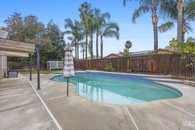 9302 Vistoso Way, Bakersfield, CA 93312