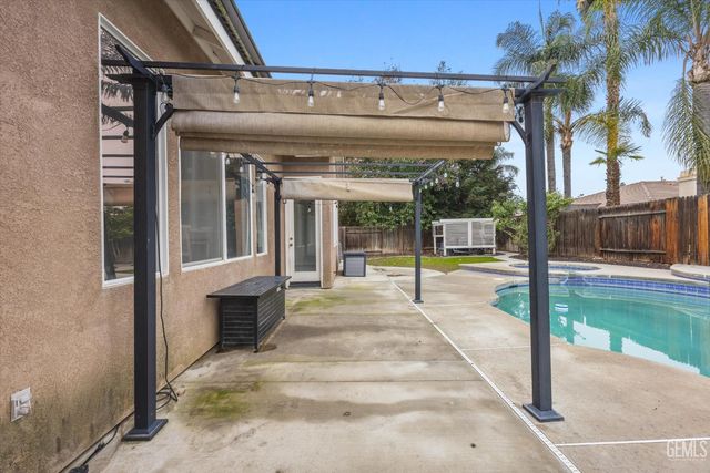 9302 Vistoso Way, Bakersfield, CA 93312