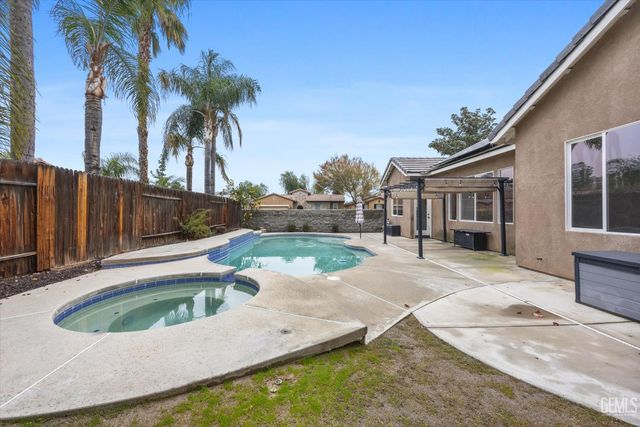 9302 Vistoso Way, Bakersfield, CA 93312