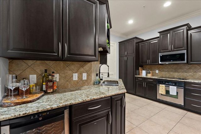 2120 Kipling Street 206, Houston, TX 77098