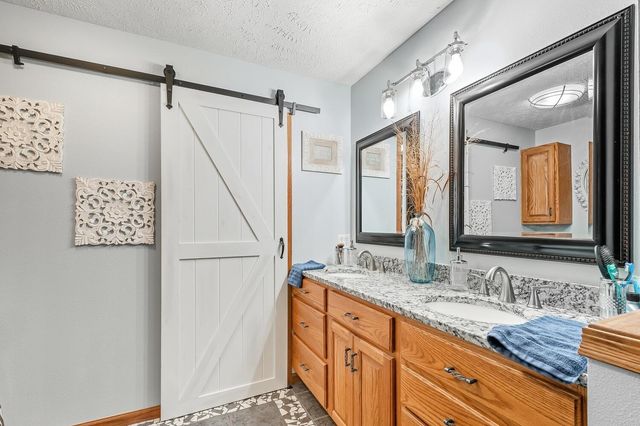 4326 Turner Ln, Salina, KS 67401