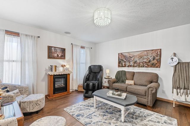 4326 Turner Ln, Salina, KS 67401