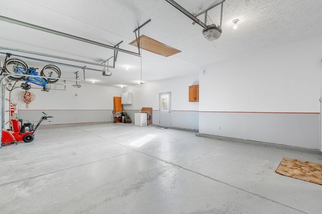 4326 Turner Ln, Salina, KS 67401