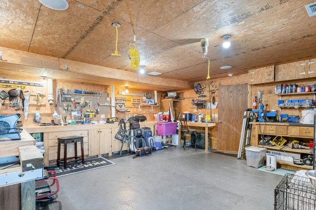 4326 Turner Ln, Salina, KS 67401