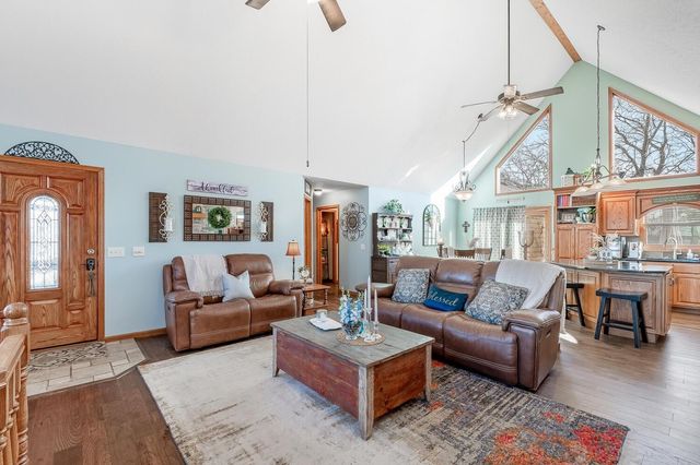 4326 Turner Ln, Salina, KS 67401