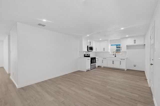 11505 Oak Tree Road, Balch Springs, TX 75180