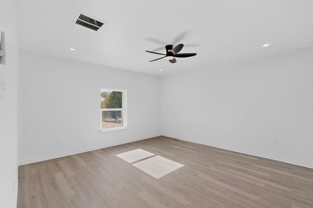 11505 Oak Tree Road, Balch Springs, TX 75180