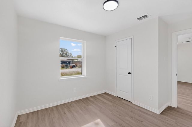 11505 Oak Tree Road, Balch Springs, TX 75180