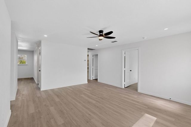 11505 Oak Tree Road, Balch Springs, TX 75180