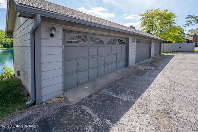6497 Marina Dr, Prospect, KY 40059
