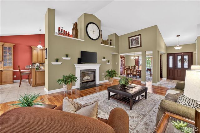 745 Charleston Oaks Drive, Ballwin, MO 63021