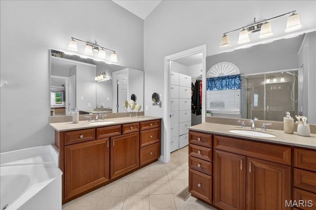 745 Charleston Oaks Drive, Ballwin, MO 63021