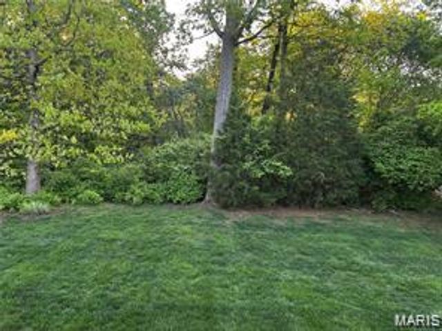 745 Charleston Oaks Drive, Ballwin, MO 63021
